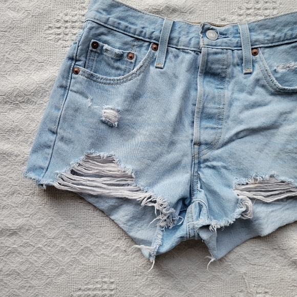 Levi's 501 Distressed Mini Denim Casual Summer Jean Shorts- Light Washed - Picture 4 of 9